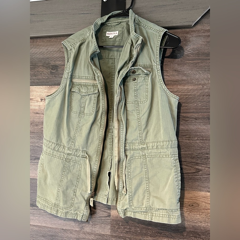 L Army green vest